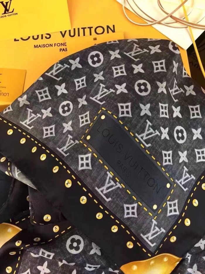 Louis Vuitton Scarf LVS00137